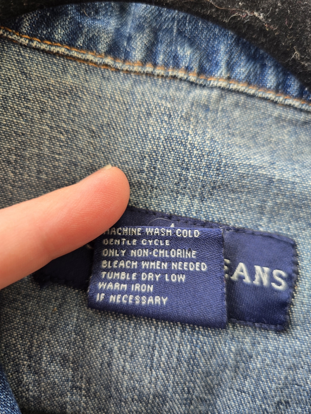 Embroidered Blue Denim Jacket with Fall Leaf Motif - Picture 15 of 17